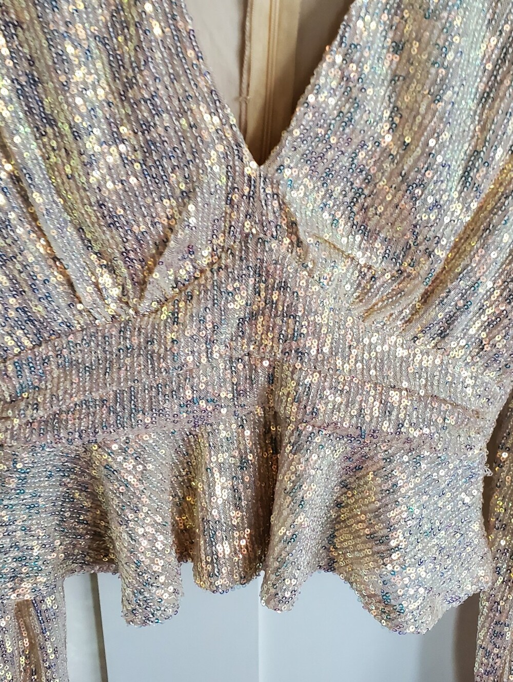 Champagne Gold Sequin V-Neck Peplum Babydoll Y2K Stretch Puff Sleeve Top WomensM - Picture 3 of 13